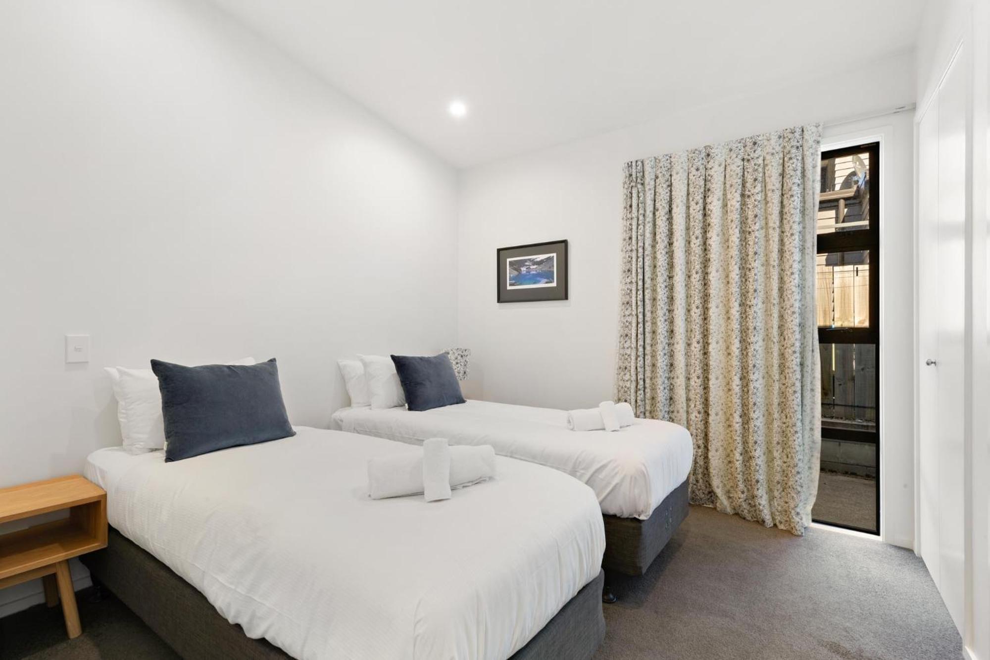 Tenby Apartments Ванака Экстерьер фото